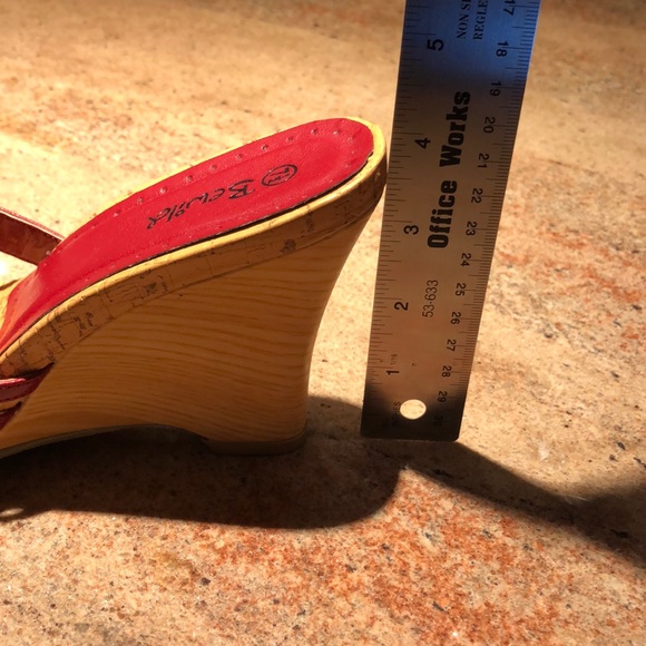 Bewild heels, size 7.5 - Picture 4 of 4